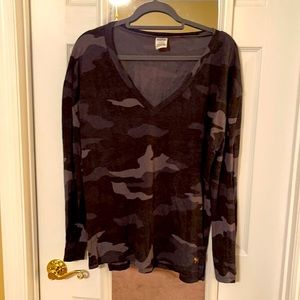 PINK by Victoria’s Secret Camo top